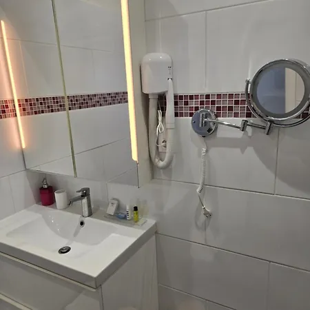 بيت ضيافة La Parenthese De Villepey