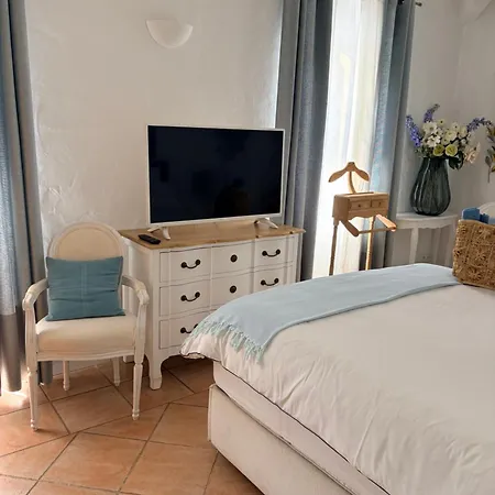 Gasthuis La Parenthese De Villepey 4*